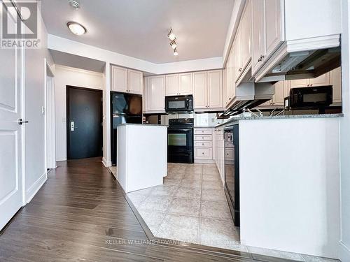 3005 - 80 Absolute Avenue, Mississauga, ON - Indoor Photo Showing Kitchen