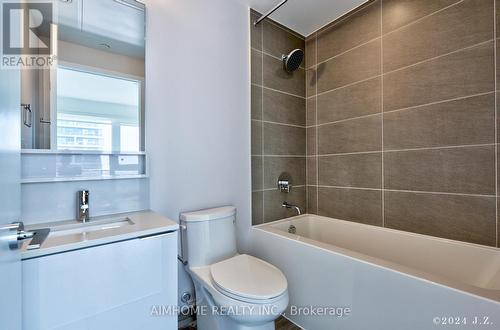 2209 - 898 Portage Parkway, Vaughan, ON - Indoor Photo Showing Bathroom