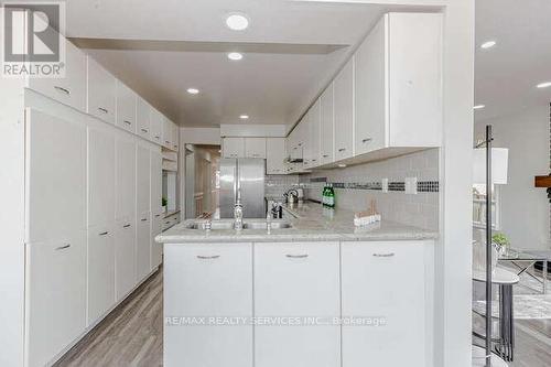 1752 Broadoak Crescent, Pickering, ON - Indoor Photo Showing Kitchen