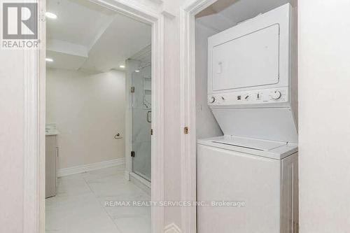 1752 Broadoak Crescent, Pickering, ON - Indoor Photo Showing Laundry Room