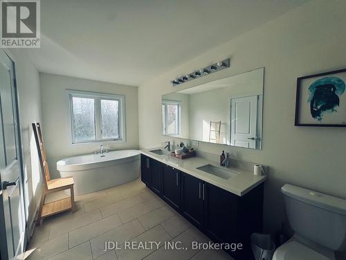 37 Dariole Drive, Richmond Hill, ON - Indoor Photo Showing Bathroom