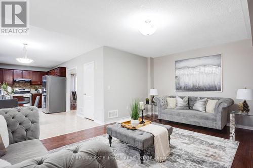 6 Nina Place, Brampton, ON - Indoor Photo Showing Living Room