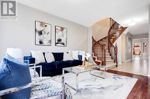 6 Nina Place, Brampton, ON - Indoor Photo Showing Living Room