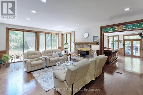 902 Shaver Road, Hamilton, ON - Indoor Photo Showing Living Room With Fireplace