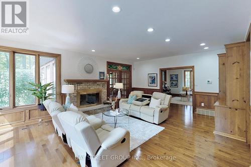 902 Shaver Road, Hamilton, ON - Indoor Photo Showing Living Room With Fireplace