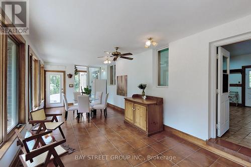 902 Shaver Road, Hamilton, ON - Indoor Photo Showing Dining Room