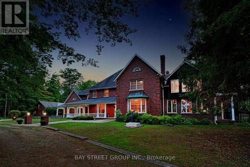 902 Shaver Road, Hamilton, ON - Outdoor With Facade