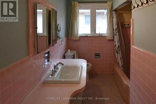 33 Hawksbury Drive, Toronto, ON - Indoor Photo Showing Bathroom