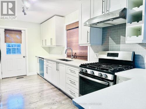 Main - 12 Creswick Court, Barrie, ON - Indoor Photo Showing Kitchen With Upgraded Kitchen