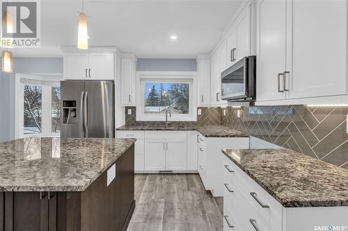 119 Aspen Place, Regina, SK - Indoor Photo Showing Kitchen With Upgraded Kitchen