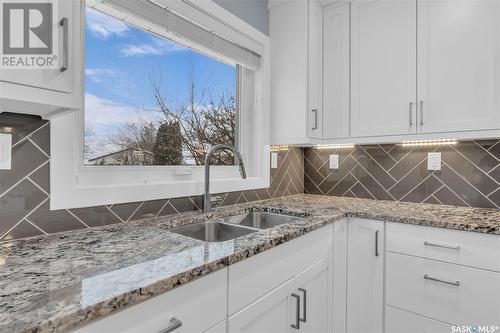 119 Aspen Place, Regina, SK - Indoor Photo Showing Kitchen With Double Sink