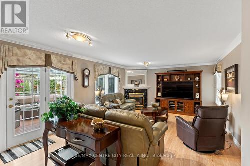 50 Napoleon Drive, London, ON - Indoor Photo Showing Living Room