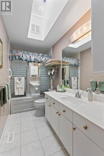 50 Napoleon Drive, London, ON - Indoor Photo Showing Bathroom