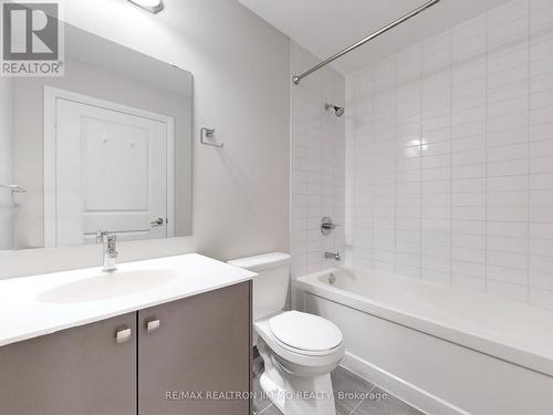 416 - 555 William Graham Drive, Aurora, ON - Indoor Photo Showing Bathroom