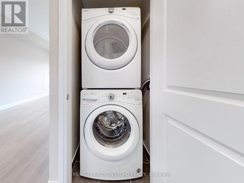 416 - 555 William Graham Drive, Aurora, ON - Indoor Photo Showing Laundry Room