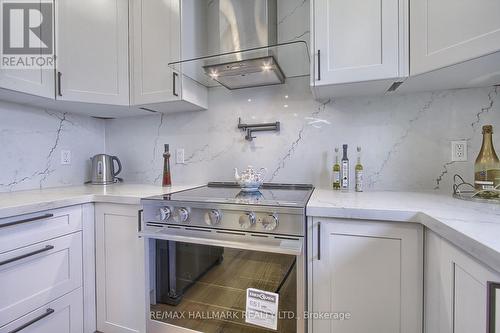 4 Corbett Crescent, Aurora, ON - Indoor Photo Showing Kitchen