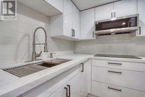 4 Corbett Crescent, Aurora, ON - Indoor Photo Showing Kitchen