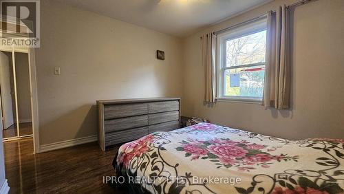 43 Corby Crescent, Brampton, ON - Indoor Photo Showing Bedroom