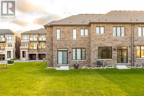 28 Bluebird Lane, Barrie, ON - Outdoor