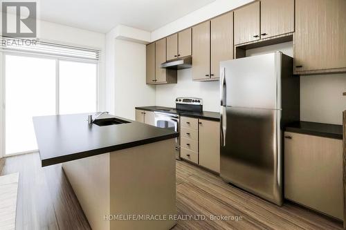 28 Bluebird Lane, Barrie, ON - Indoor Photo Showing Kitchen