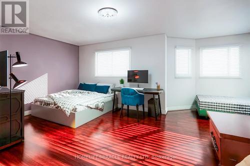 139 Livingstone Street, Barrie, ON - Indoor Photo Showing Bedroom