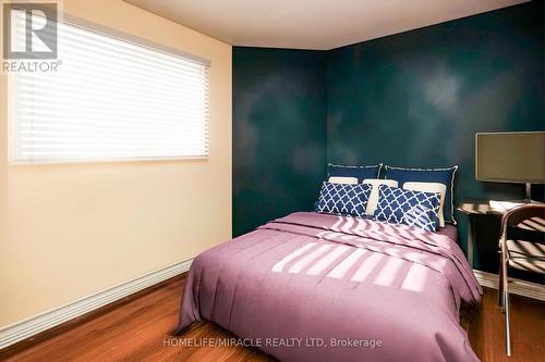 139 Livingstone Street, Barrie, ON - Indoor Photo Showing Bedroom