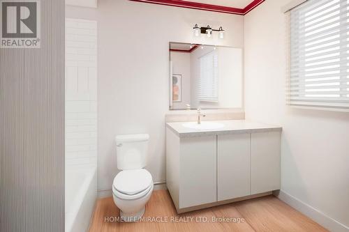 139 Livingstone Street, Barrie, ON - Indoor Photo Showing Bathroom