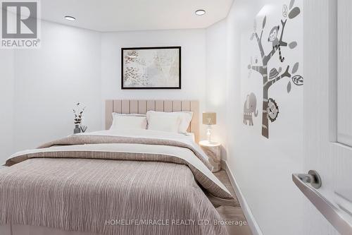 139 Livingstone Street, Barrie, ON - Indoor Photo Showing Bedroom