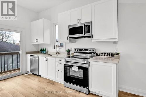 182 Commercial Street, Welland, ON - Indoor Photo Showing Kitchen