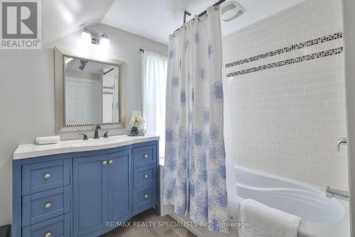 172 Sanatorium Road, Hamilton, ON - Indoor Photo Showing Bathroom