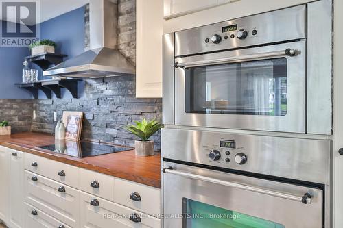 172 Sanatorium Road, Hamilton, ON - Indoor Photo Showing Kitchen