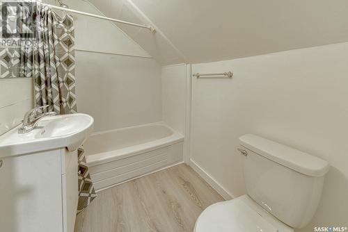 1225 Wascana Street, Regina, SK - Indoor Photo Showing Bathroom