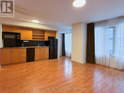 1309 - 200 Victoria Street, Toronto, ON - Indoor Photo Showing Kitchen