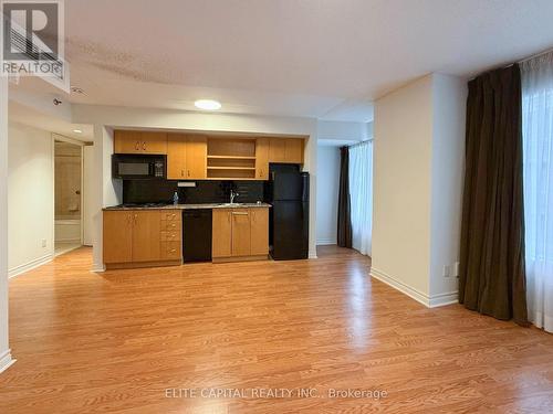 1309 - 200 Victoria Street, Toronto, ON - Indoor Photo Showing Kitchen