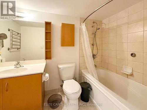 1309 - 200 Victoria Street, Toronto, ON - Indoor Photo Showing Bathroom