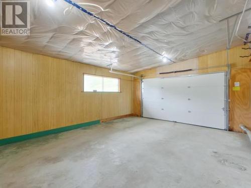 3463 Marine Ave, Powell River, BC - Indoor Photo Showing Garage