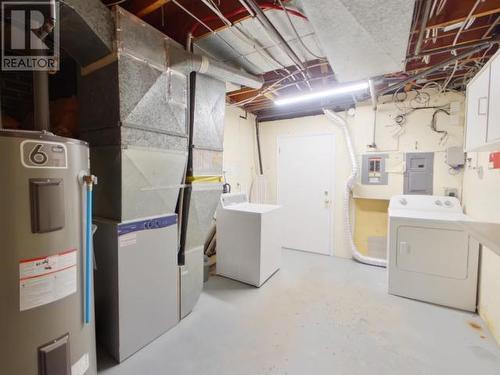 3463 Marine Ave, Powell River, BC - Indoor Photo Showing Laundry Room