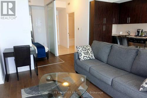 2309 - 55 Bremner Boulevard, Toronto, ON - Indoor Photo Showing Living Room