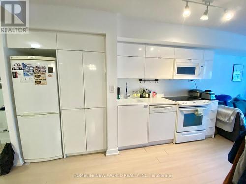 847 - 151 Dan Leckie Way, Toronto, ON - Indoor Photo Showing Kitchen