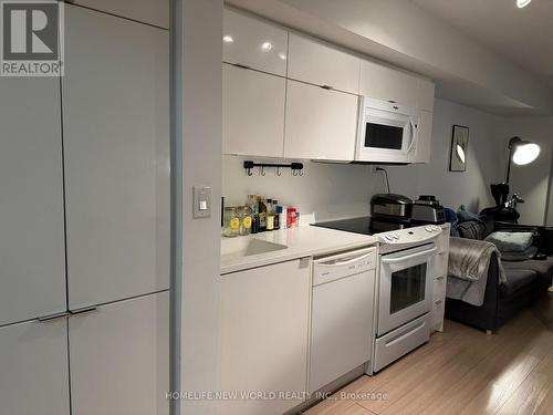 847 - 151 Dan Leckie Way, Toronto, ON - Indoor Photo Showing Kitchen