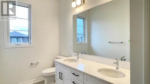 74 Suzuki Street, Barrie, ON - Indoor Photo Showing Bathroom