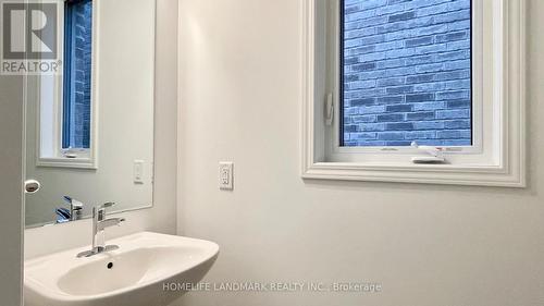 74 Suzuki Street, Barrie, ON - Indoor Photo Showing Bathroom