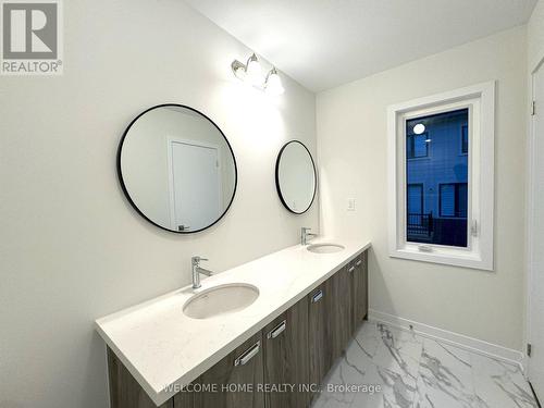 1333 Shevchenko Boulevard, Oakville, ON - Indoor Photo Showing Bathroom