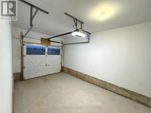 1333 Shevchenko Boulevard, Oakville, ON - Indoor Photo Showing Garage