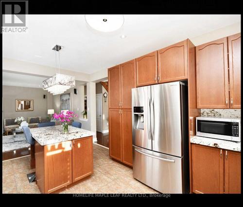 50 Treegrove Crescent, Brampton, ON - Indoor Photo Showing Kitchen