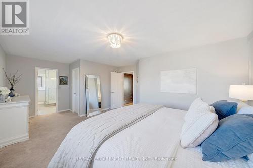 143 Valmont Street, Hamilton, ON - Indoor Photo Showing Bedroom