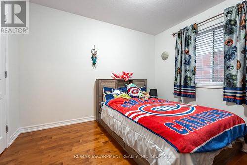 145 Valiant Circle, Hamilton, ON - Indoor Photo Showing Bedroom