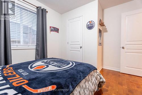 145 Valiant Circle, Hamilton, ON - Indoor Photo Showing Bedroom