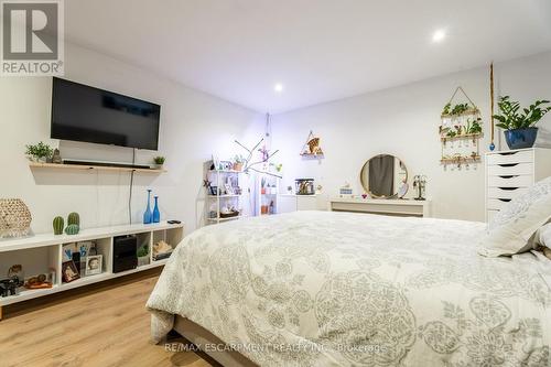 145 Valiant Circle, Hamilton, ON - Indoor Photo Showing Bedroom