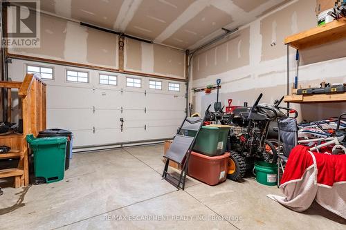 145 Valiant Circle, Hamilton, ON - Indoor Photo Showing Garage